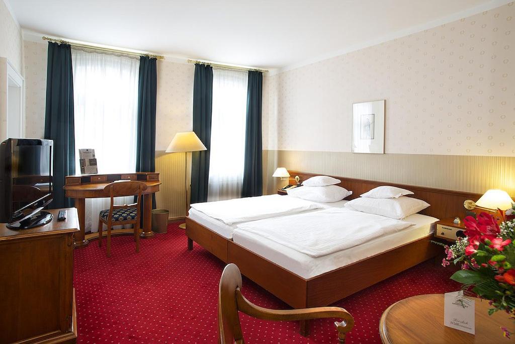 Hotel Saechsischer Hof Meiningen Buitenkant foto