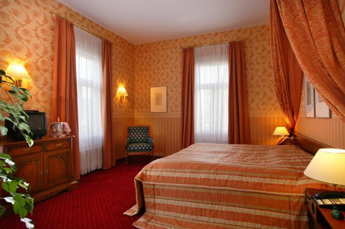Hotel Saechsischer Hof Meiningen Buitenkant foto